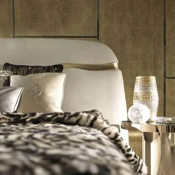 luxury Modern Italian bed - Image 2